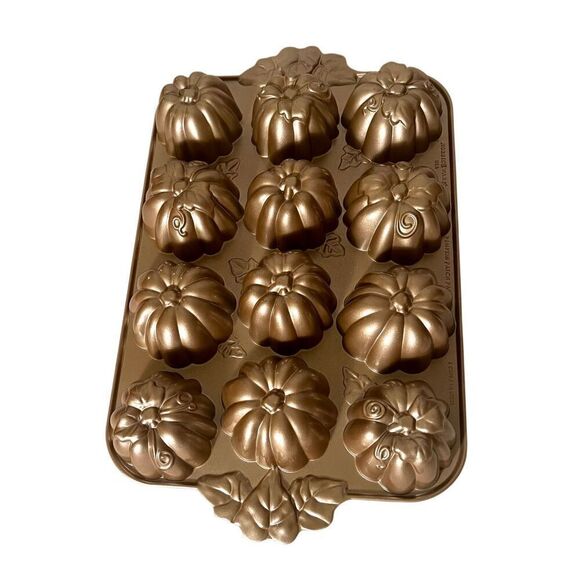 Nordic Ware Other - Nordic Ware Williams Sonoma Pumpkin Patch Mini Bundt Pan Muffin Cake Pan
